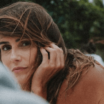 Após separação, Deborah Secco faz publicação ousada