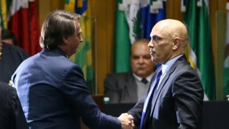 Decisão de Moraes autorizou busca e apreensão na casa de Bolsonaro nesta quarta (3)