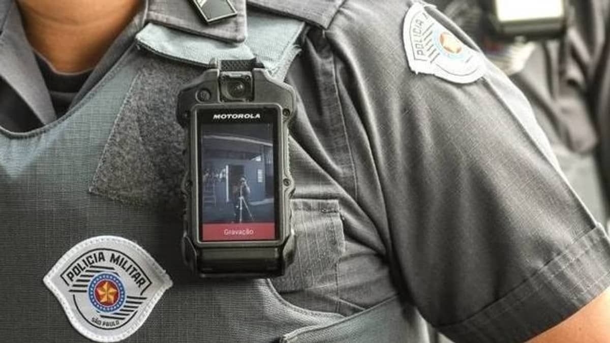 Justiça de SP determina uso de câmeras por todos os PMs 