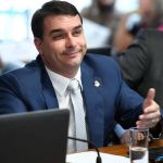 Flávio Bolsonaro diz que pai ofereceu a ele cadeira de ministro no STF