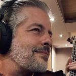 Justiça condena Victor, ex-dupla Victor e Leo, a pagar  R$21 mil a ambulante humilhado durante show em Minas 