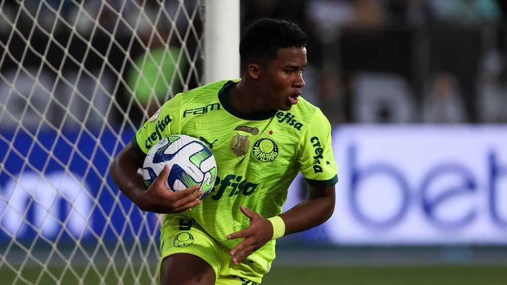 Decisivo em virada do Palmeiras, Endrick chama responsabilidade: 'Gosto assim'