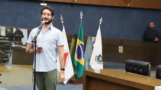 Decisões seguidas da Justiça mantiveram Gabriel Azevedo no cargo em meio a processo de cassação
