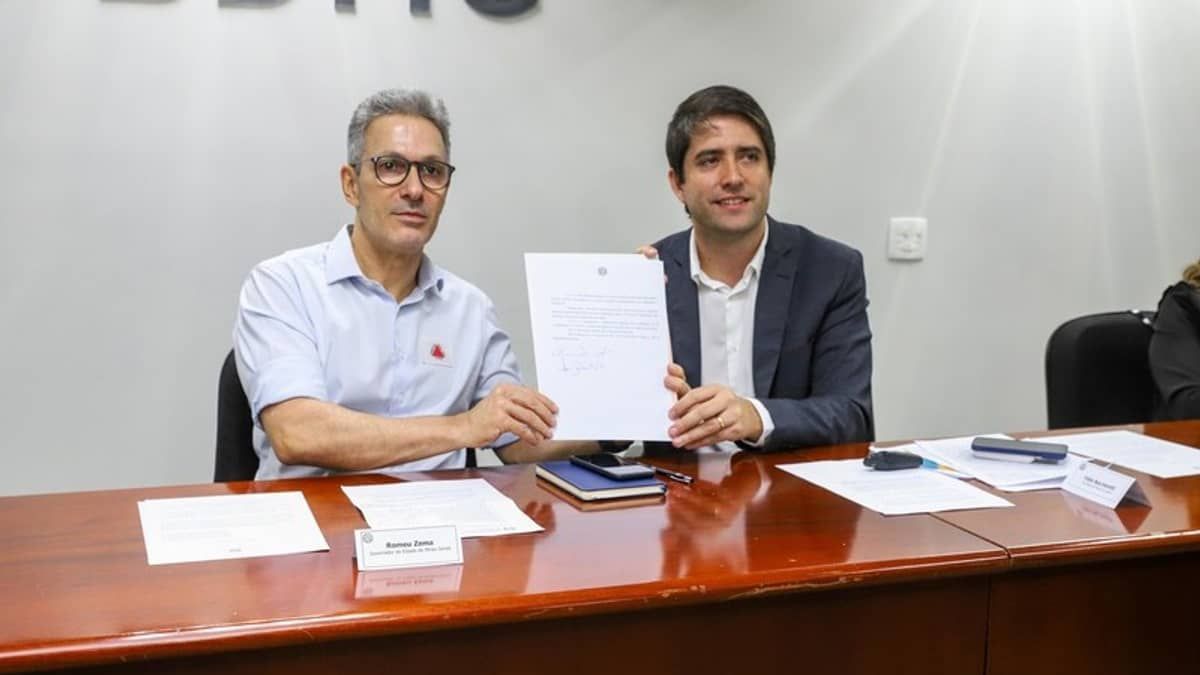 Zema assina decreto que pode liberar mais de R$ 2 bi a municípios com recursos bloqueados para a saúde
