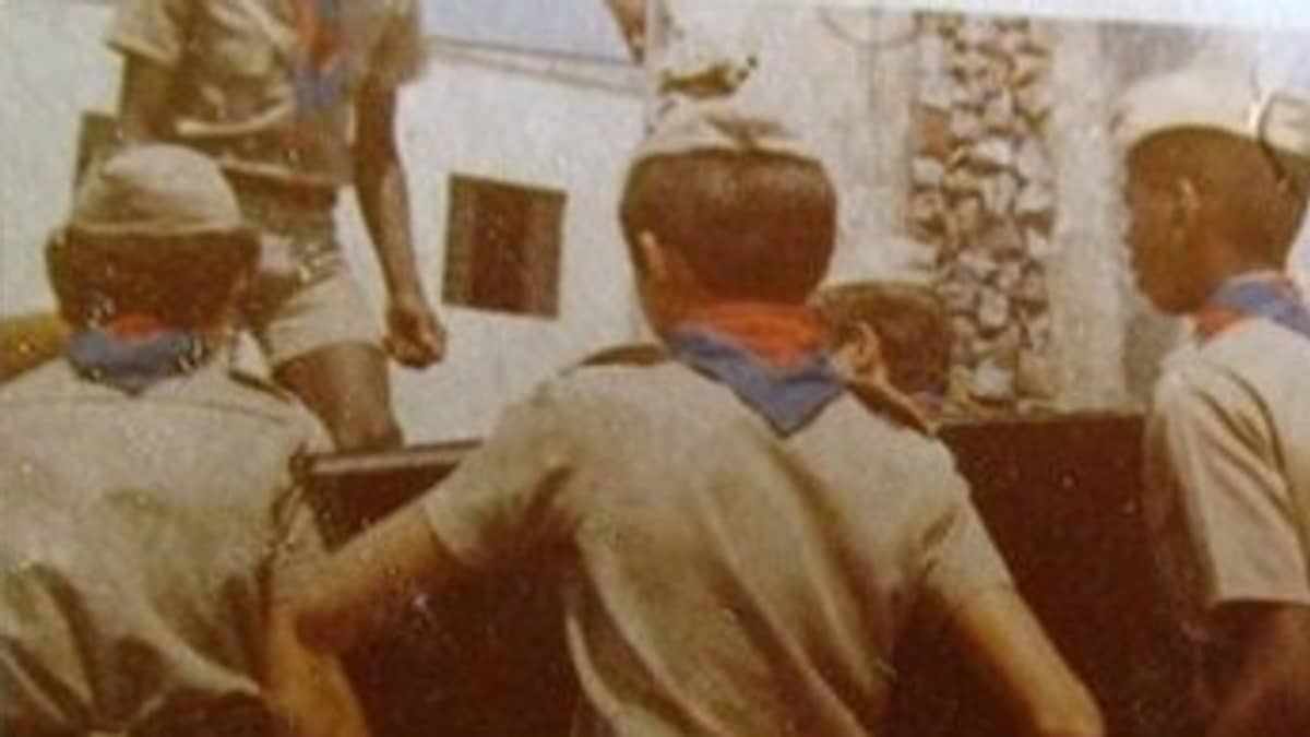Cápsula do Tempo de 50 anos é descoberta na Praça da Bandeira