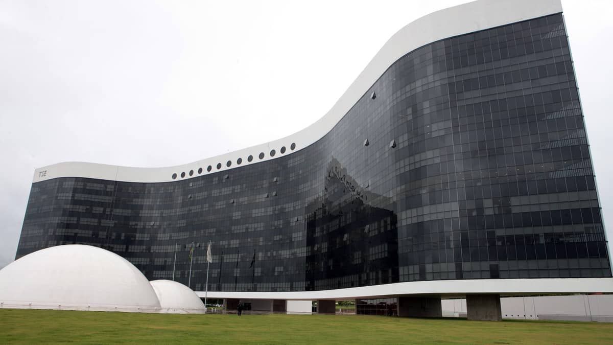 Minuta de decreto previa Estado de Defesa, quebra de sigilo de ministros do TSE e mudança no resultado das urnas