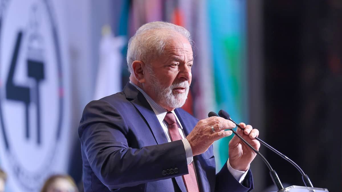 Lula revoga decretos assinados por Mourão no último dia do governo Bolsonaro