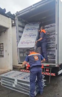 Chuvas em SP: Defesa Civil envia materiais de ajuda humanitária a desabrigados no Guarujá