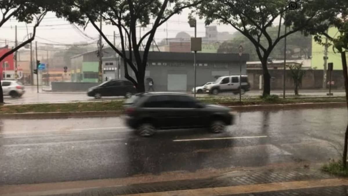 Belo Horizonte tem alerta de pancadas chuva com raios e rajadas de vento  