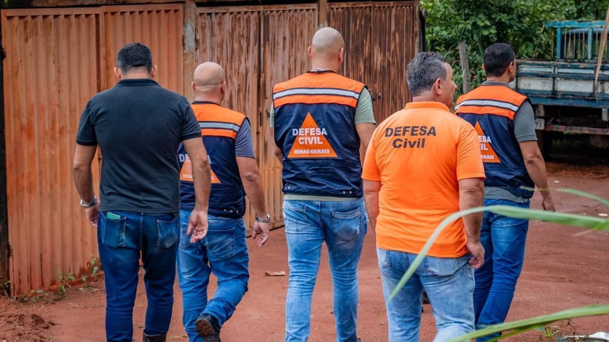 Defesa Civil propõe ações para orientar moradores que vivem em áreas de risco em Ipatinga