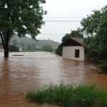Após temporal, cerca de 100 mil pontos continuam sem energia no Rio Grande do Sul