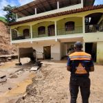 Antônio Dias: chuva destrói a cidade e jovem de 25 segue desaparecido: veja imagens