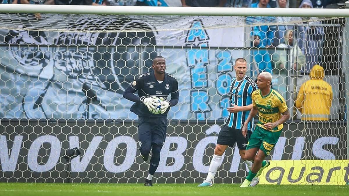 Pela primeira vez no Brasileirão, Grêmio fica dois jogos seguidos sem sofrer gols