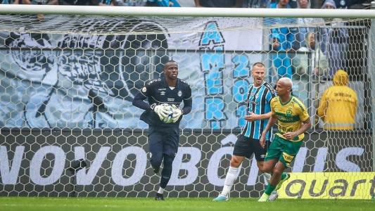 Defesa gremista não foi vazada em jogos consecutivo do Brasileirão