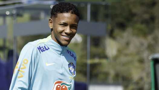 Joia do Atlético, Gabriel Veneno treinando com a Selelção Brasileira Sub-17