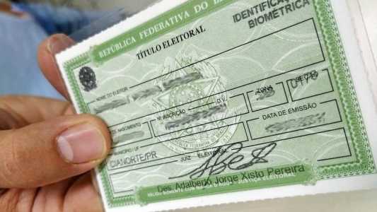 Deixar de votar ou não justificar ausência nas eleições tem diversas consequências, sendo a última delas o cancelamento do Título de Eleitor