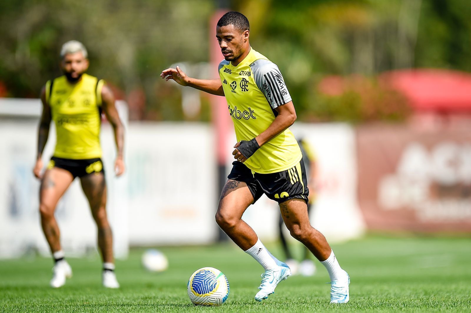 Flamengo x Palmeiras: De La Cruz treina e deve voltar a ser opção para Tite