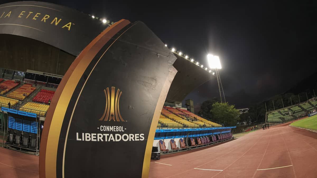 Atlético: Carabobo se manifesta contra insultos racistas antes de jogo da Libertadores