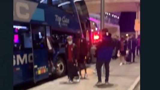 Delegação do Carabobo desembarcou em BH na noite desta terça (28)