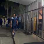 Cruzeiro é recebido por torcedores na chegada a Cariacica para jogo do Campeonato Mineiro