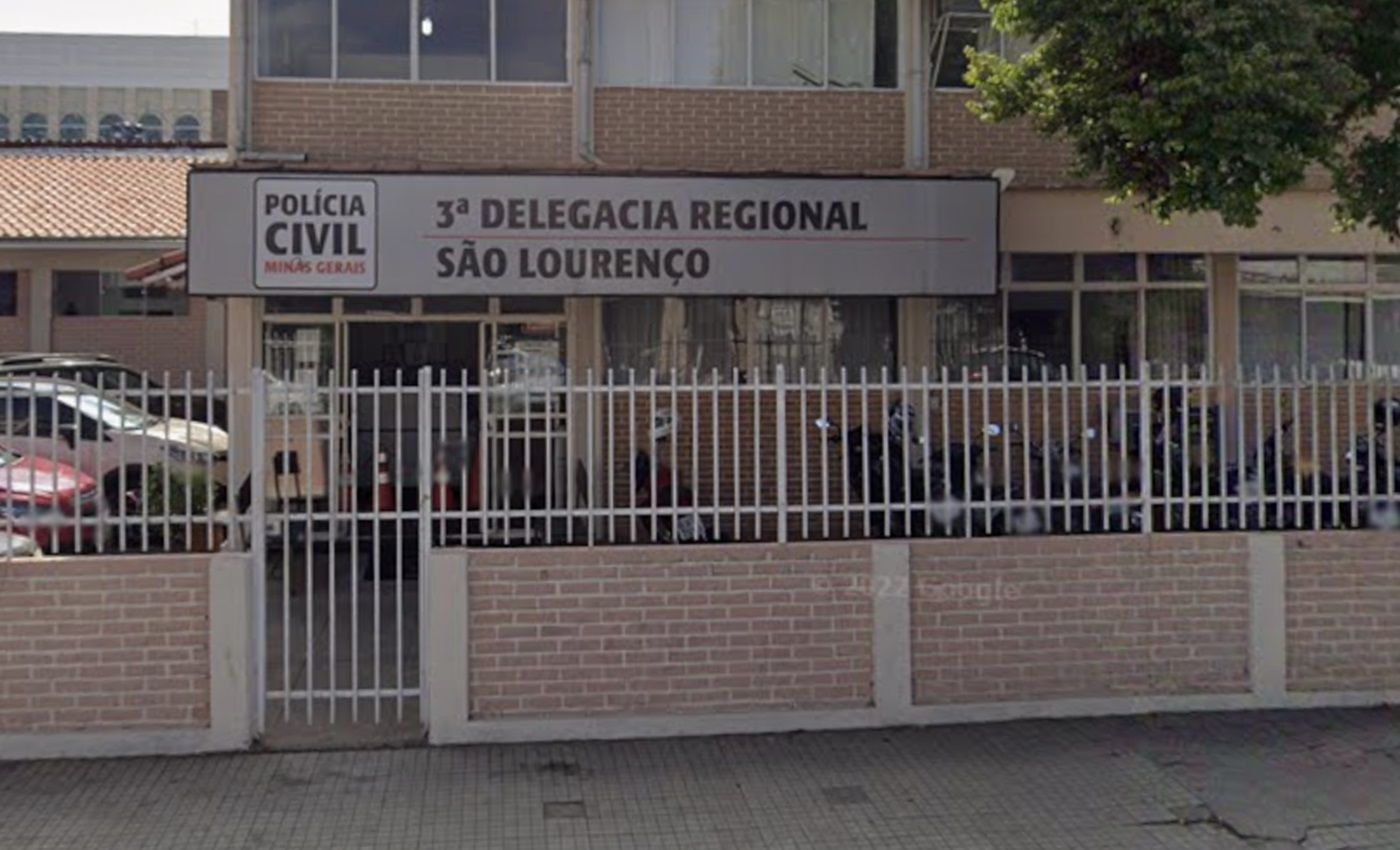 MG: homem invade delegacia com faca, parte para cima de delegado e é baleado