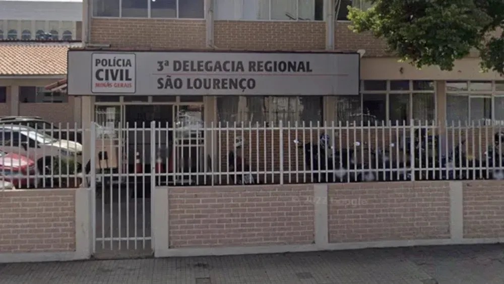 Polícia confirma morte de homem baleado depois de invadir delegacia em Minas com faca