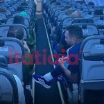América x Cruzeiro: veja foto dos jogadores dentro do mesmo avião
