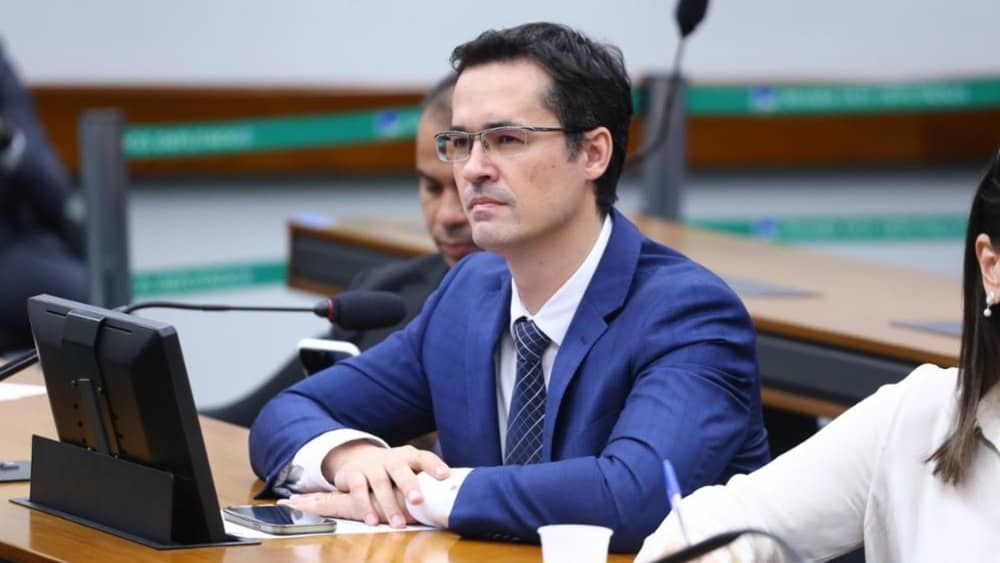 Deltan Dallagnol é proibido de dar palestra em universidade, entra na Justiça e perde