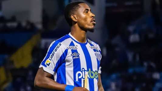 Denílson teve o contrato rescindido pelo Avaí por indisciplina