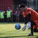 Goleiro Dênis, do Sport, sofre nova lesão no joelho e é submetido a cirurgia