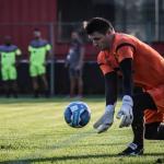 Goleiro Dênis, do Sport, sofre nova lesão no joelho e é submetido a cirurgia