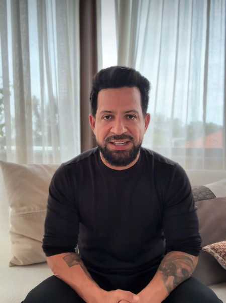 Dennis se defendeu das acusações de Bárbara Falcão