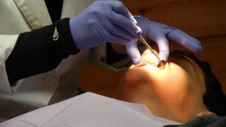 Dentista que não identificou câncer terá que indenizar paciente