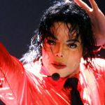 Motorista brasileiro de Michael Jackson tem relíquia do cantor que vale R$ 250 mi