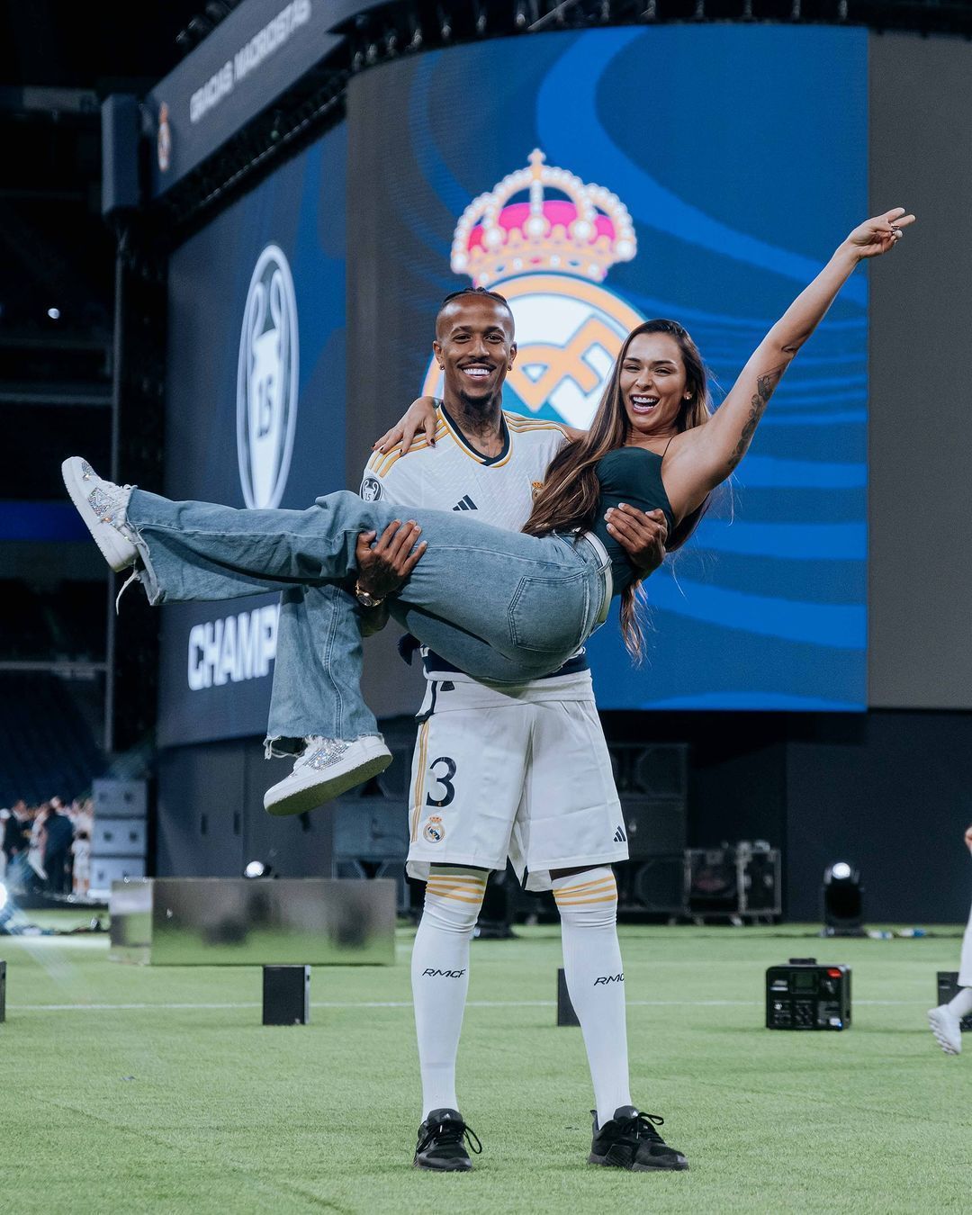 Éder Militão se casa com ex de Léo Pereira, do Flamengo, diz colunista