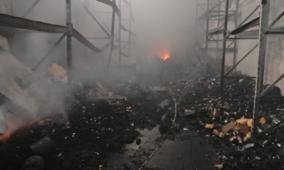 Depósito de supermercado é atingido por incêndio em Santa Cruz de Minas