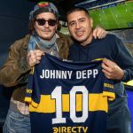 Astro de Hollywood é pé-quente, assiste vitória do Boca e ganha camisa personalizada