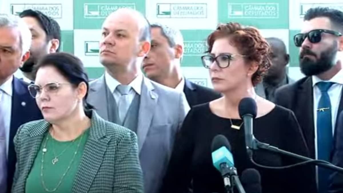 PF aponta que assessores de Carla Zambelli fizeram pagamentos para hacker da Vaza Jato