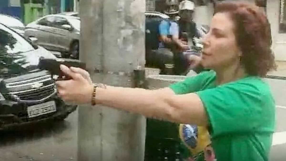 Carla Zambelli se torna ré no STF por porte ilegal de arma em episódio na véspera das eleições