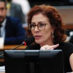 'Agora não é hora de bater no STF, não é hora de fazer manifestação', diz Carla Zambelli