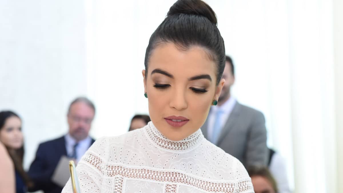 Chiara Biondini toma posse na ALMG um dia depois de completar 21 anos