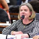Gleisi sobre saída de Nísia: ‘Reconstruiu o Ministério da Saúde’