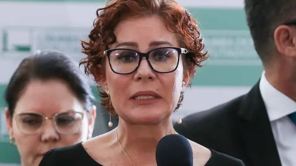 Carla Zambelli presta depoimento à PF em inquérito que investiga invasão hacker em sistema da Justiça 