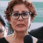 Carla Zambelli presta depoimento à PF em inquérito que investiga invasão hacker em sistema da Justiça