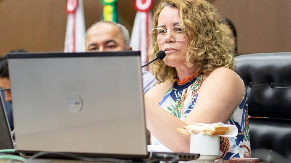 Nely Aquino quer que MP de Minas peça afastamento de Gabriel da presidência da Câmara de BH
