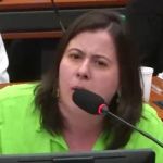 Deputada tem microfone cortado ao ler notícia sobre investigação do presidente da CPI do MST