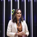 Após ação de Ludmilla ser proibida, Duda Salabert apresenta proposta de lei para autorizar incentivo à doação de sangue