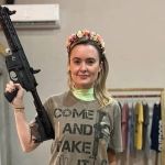 Deputada bolsonarista posta foto com arma e faz referência ao presidente Lula: 'venha tomar'