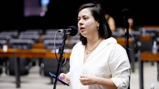 Deputada Sâmia Bomfim (Psol-SP) é irmã de um dos médicos assassinados no Rio de Janeiro