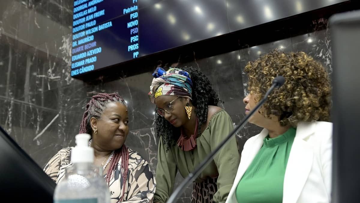 Bloco de oposição da ALMG tem encontros com cinco ministros e a cúpula do PT em Brasília